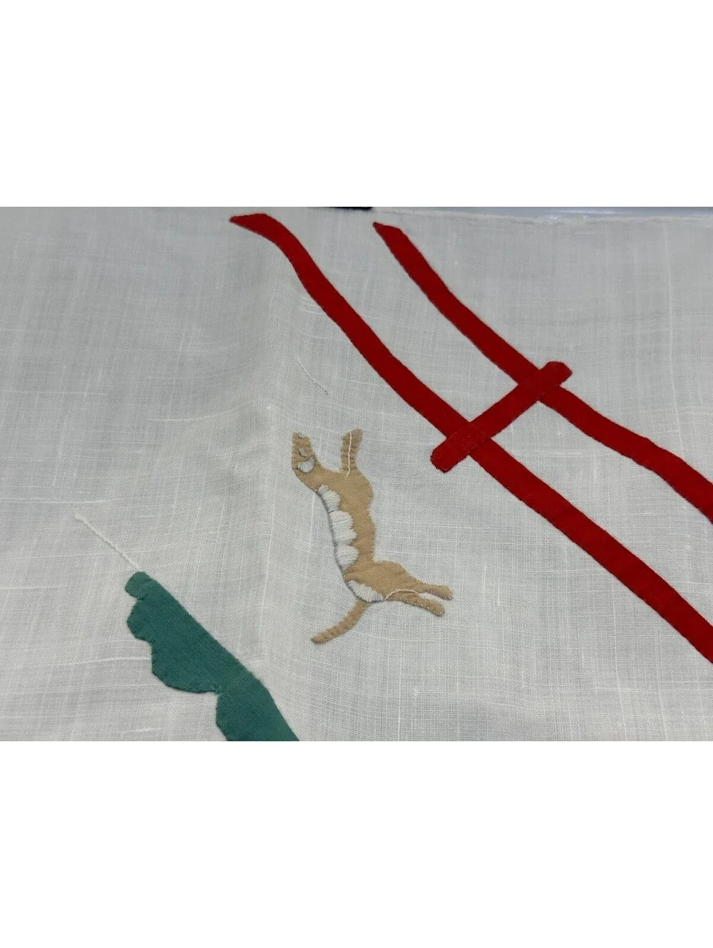 Vintage Embroidered Applique Field Hunting Squirrel Card Table Tablecloth Topper